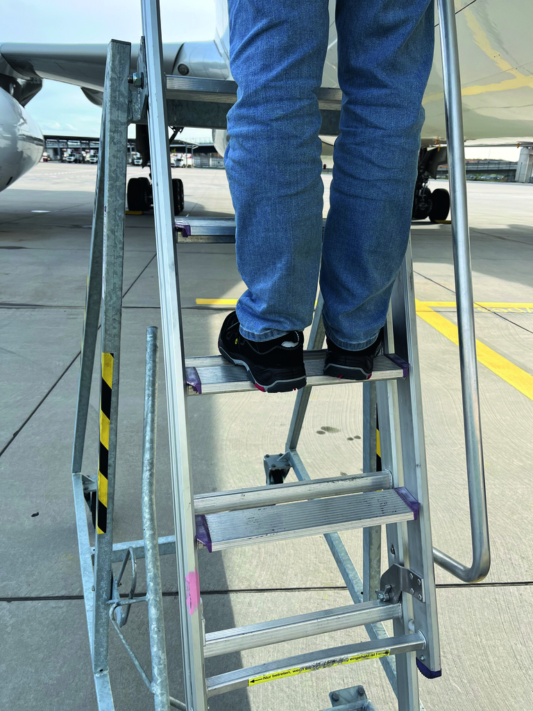 Schiebeleiter mit Fahrgestell Schiebeleiter mit Fahrgestell