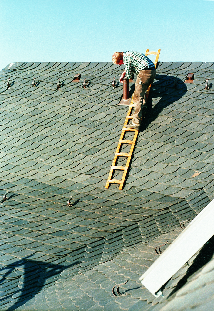Dachauflegeleitern aus Holz mit Einhängesprosse aus Alu Dachauflegeleitern aus Holz mit Einhängesprosse aus Alu