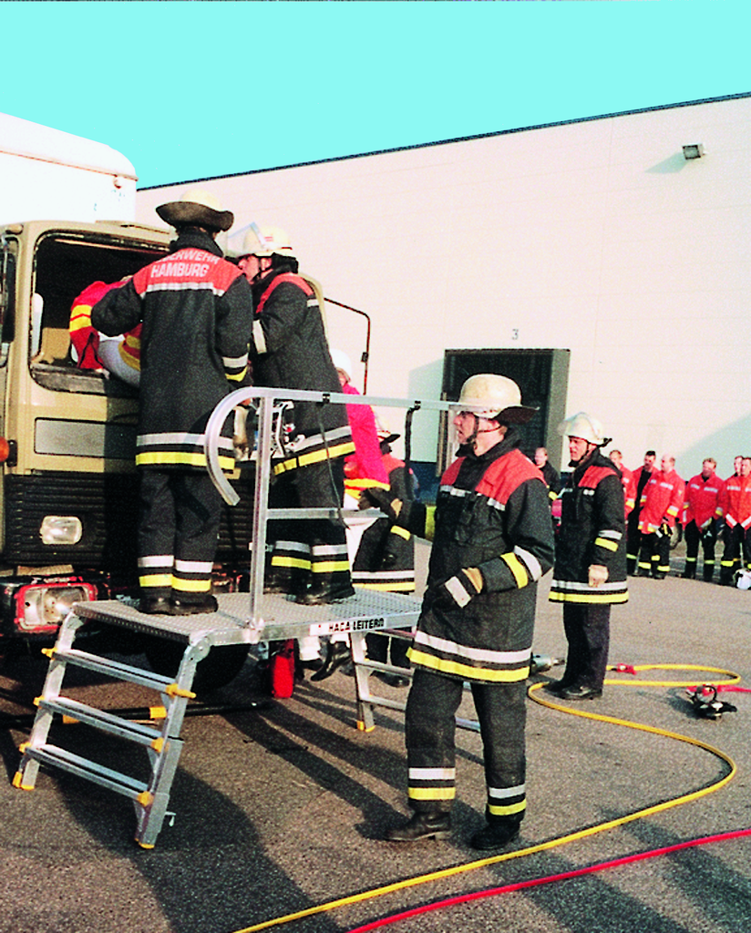 Rettungsplattform Höhenverstellbar 0,82 m bis 1,44m