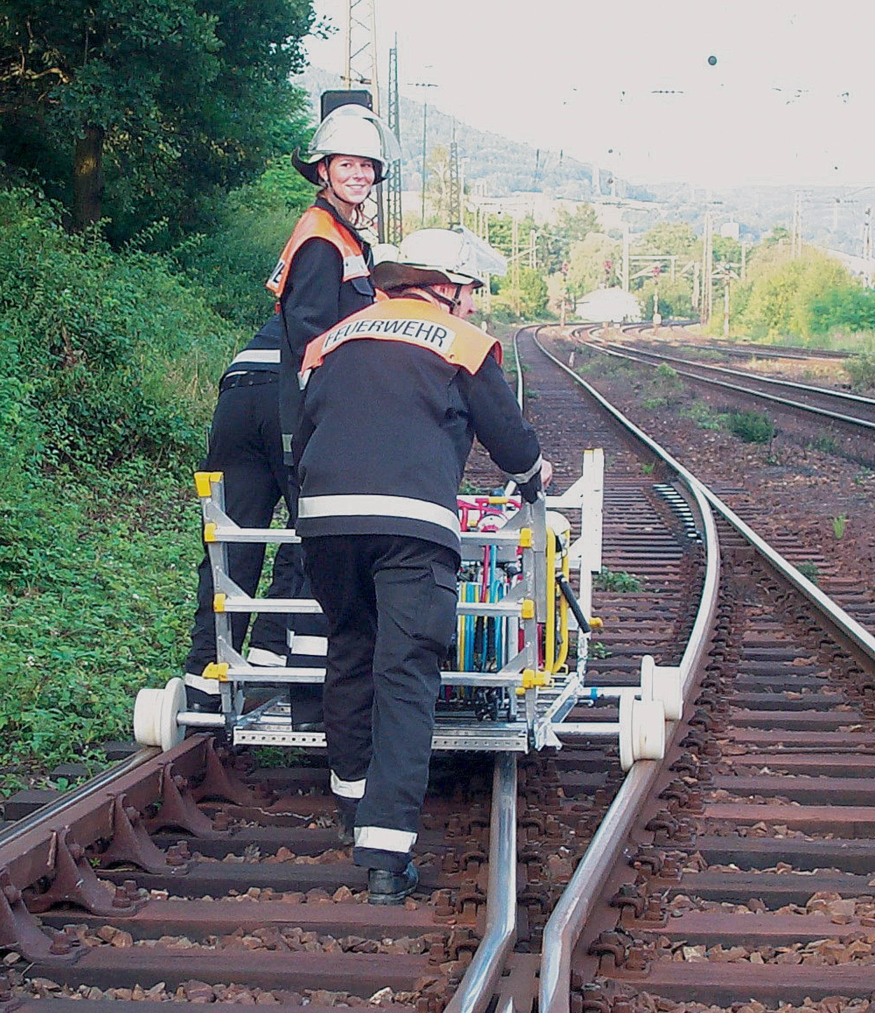Rettungsplattform  DBGM  mit Schienenrollwagen