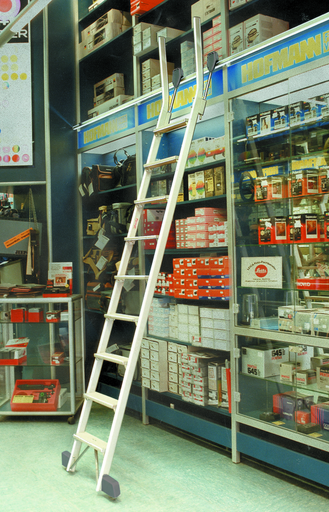 Regalleitern aus Alu, Ovalrohr Regalleitern aus Alu, Ovalrohr