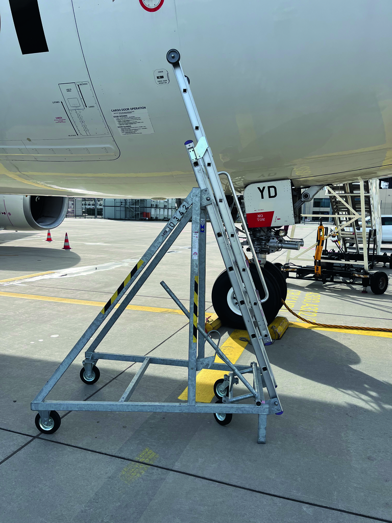 Schiebeleiter mit Fahrgestell Schiebeleiter mit Fahrgestell